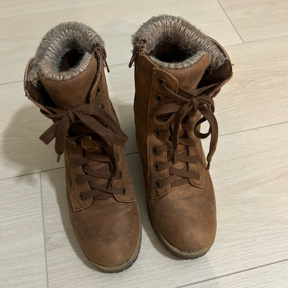 Steve Madden Women Boots (Size 6)